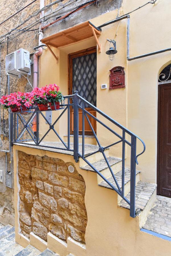 Home Holiday Casanica Agrigento Luaran gambar